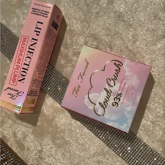 Besutiful makeup bundle - Picture 3 of 3